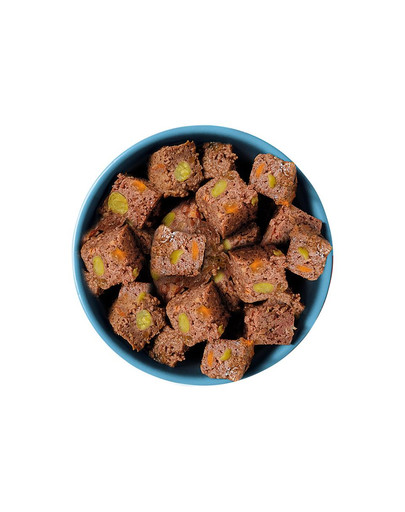 CESAR Konzerva 6x400g pre dospelých psov bohatá na kuracie mäso, so sladkými zemiakmi, hráškom a brusnicami