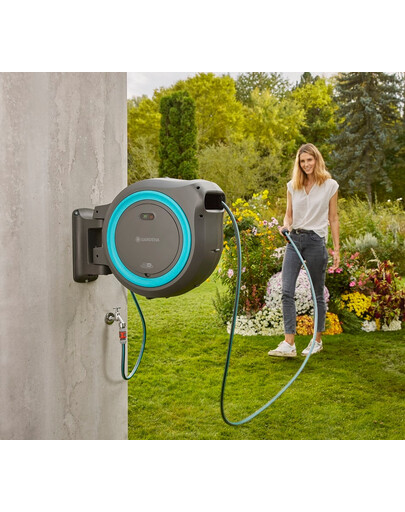 GARDENA nástenný navijak na hadicu PowerRoll XL s batériou